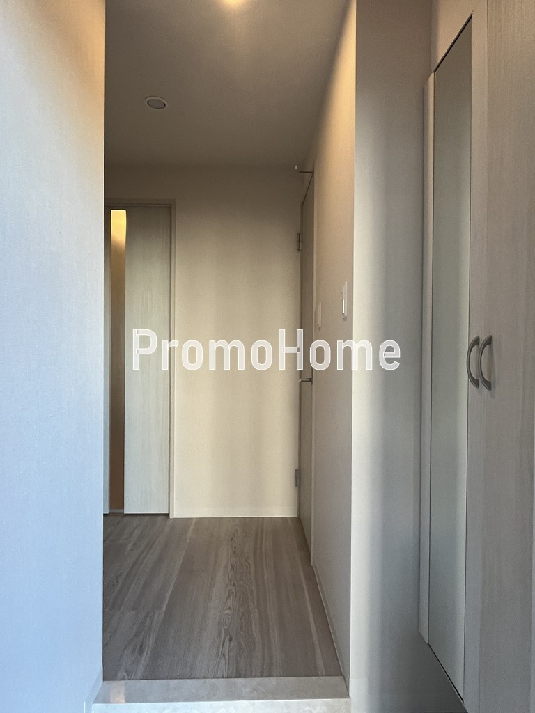 JPT RESIDENCE の玄関