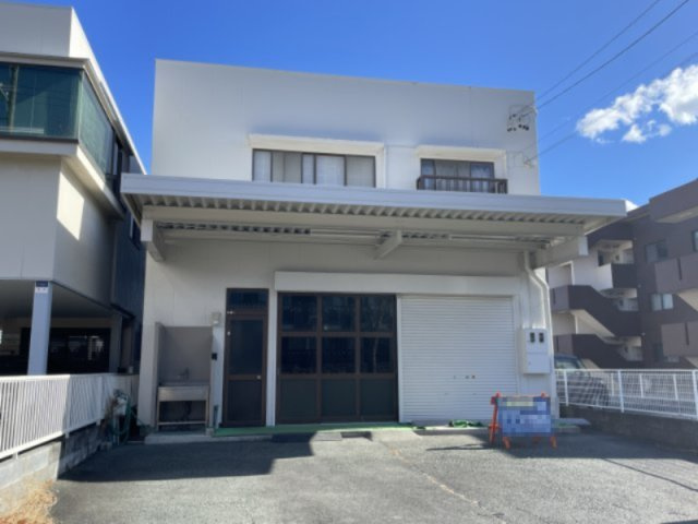 早出貸倉庫付住居