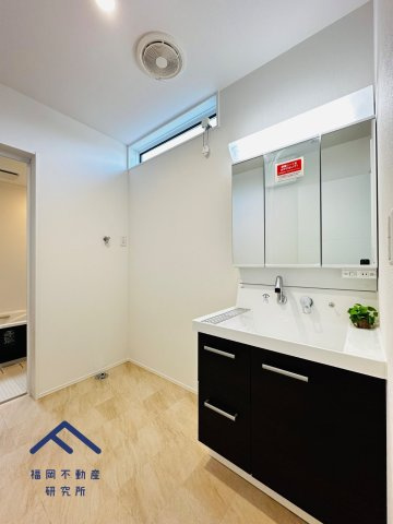 佐賀市諸富町　戸建ての独立洗面台