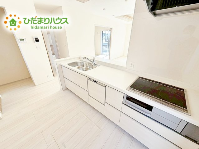 【キッチン】 | 水戸市姫子1丁目　新築戸建 | 広々としたキッチンスペースでは、ご夫婦揃ってお料理をしたり、お子様が率先してお手伝いをしたり、お料理を通じて家族のふれあいが増えます♪