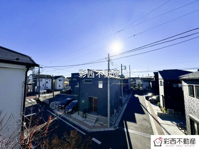 所沢市和ケ原2丁目中古戸建の展望|周囲に高い建物がなくのびやかな眺望が広がる心地よい住環境。窓を開ければ自然の風が通り抜け開放感ある暮らしを楽しめます。
