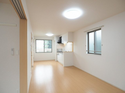 【居間・リビング】 | ルミナス | 居間です