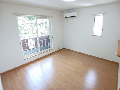 【居間・リビング】 | カレントハウス | こちらのリビングで趣味の時間をお楽しみください