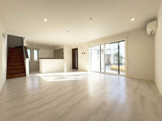 【居間・リビング】 | 箕面市桜ヶ丘2丁目貸家