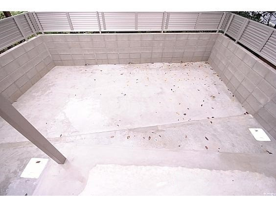 熊本市中央区本荘２丁目のアパートの庭