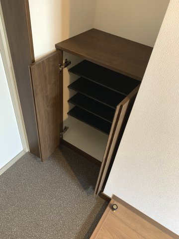 アーウィン羽沢の収納|シューズボックス　※現況優先