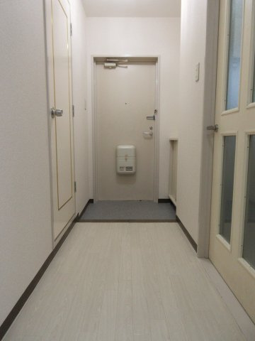 グランデール緑園の玄関|※別号室の参考写真です(現況優先・仕様違いの場合あり)