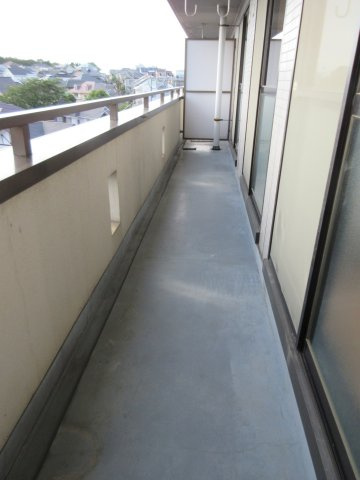 グランデール緑園のバルコニー|※別号室の参考写真です(現況優先・仕様違いの場合あり)