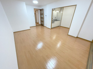 【居間・リビング】 | イプシロンB棟　311 | ※内観写真は間取改造後の同型タイプＢ棟212号（2023．11）撮影分を代用・準備中