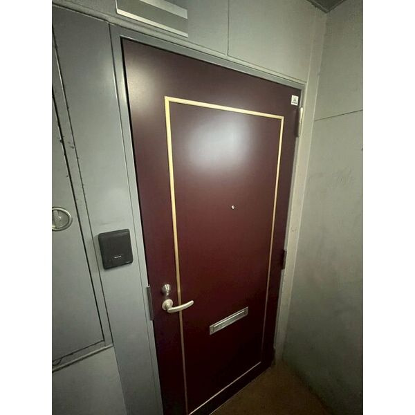 増井ビルの玄関