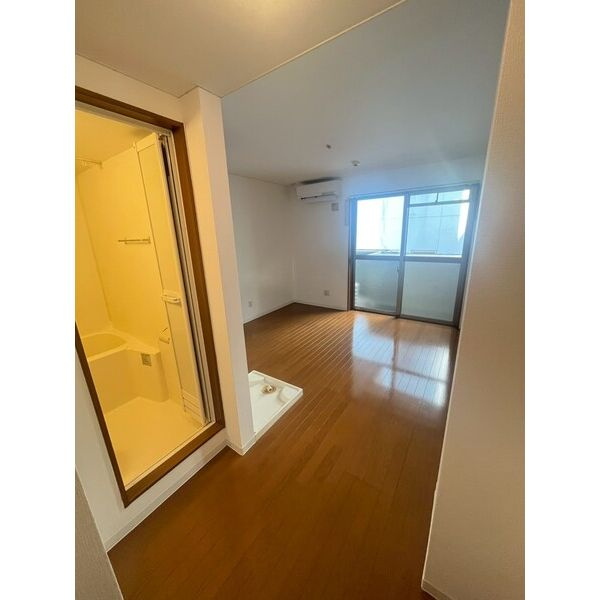 増井ビルの居間・リビング