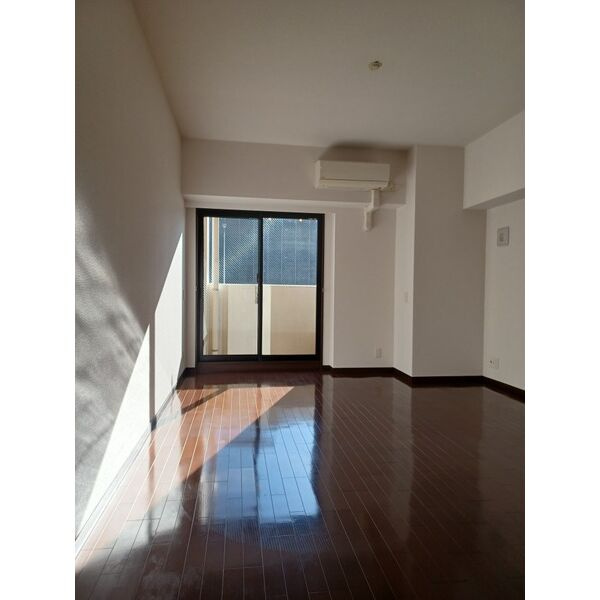 アーデン東別院の居間・リビング