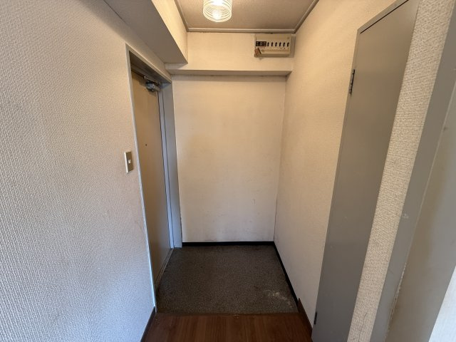 カサグランデ服部の玄関