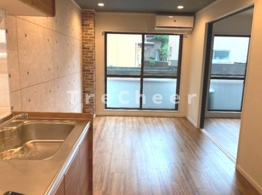 サンエーハイツの居間・リビング