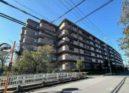 フルレ交野の外観|新しい生活にいかがでしょうか？外観はお住まいの顔になります。こだわりたいポイントですね。水回りリフォームやリノベーションも承ってます。
■現地見学・資金計画相談・住宅ローン相談もお問合せ受付中■