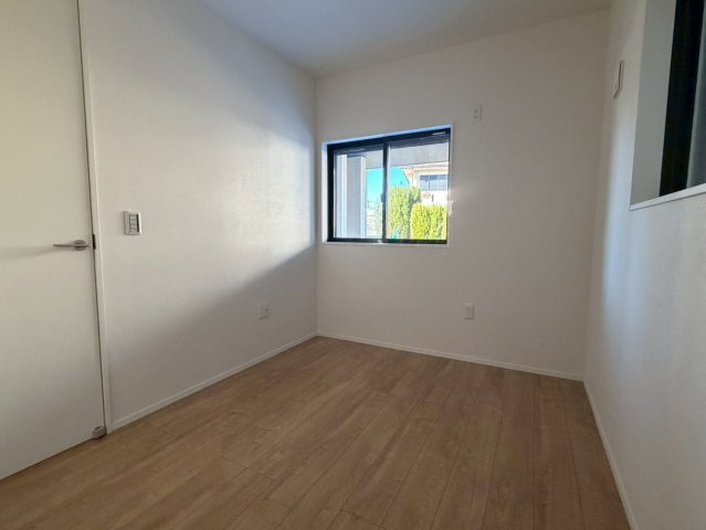 川口市八幡木7期　新築一戸建て　1号棟の洋室|ゆったりした洋室です