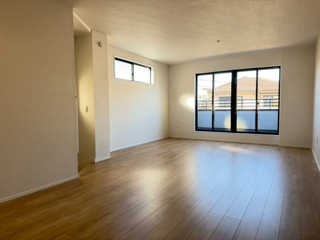 川口市八幡木7期　新築一戸建て　1号棟の居間・リビング|おしゃれなリビングです