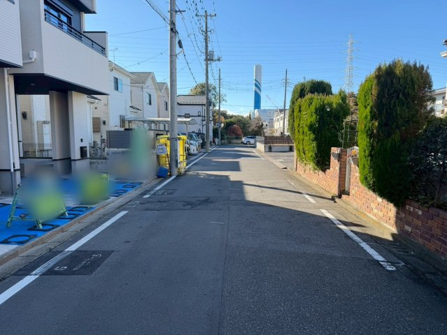 川口市八幡木7期　新築一戸建て　1号棟の前面道路含む現地写真|前面道路含む現地写真です