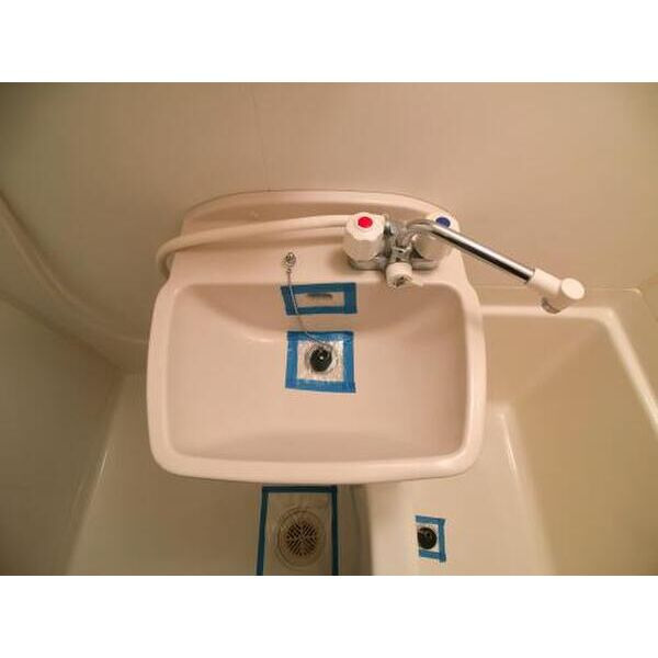 メゾネットY&A2の浴室