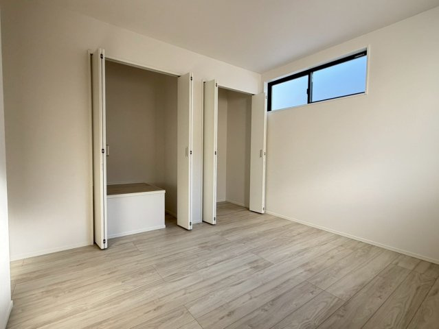 川口市八幡木7期　新築一戸建て　2号棟の洋室|落ち着いた色調の洋室です