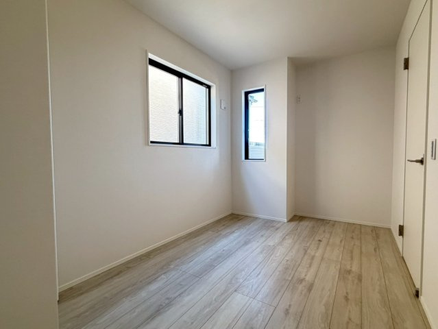 川口市八幡木7期　新築一戸建て　2号棟の寝室|落ち着いて過ごせるお部屋なので、寝室にいかがでしょうか