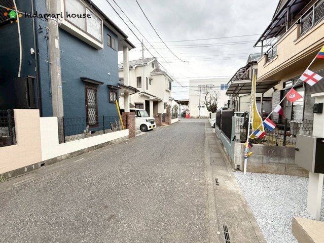 上尾市浅間台2期　新築戸建　Terrechez01の前面道路含む現地写真
