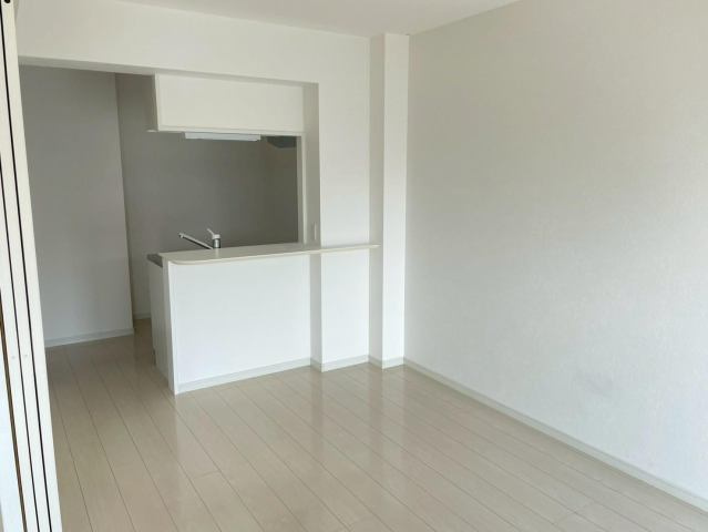 サンライズ富高　東の居間・リビング