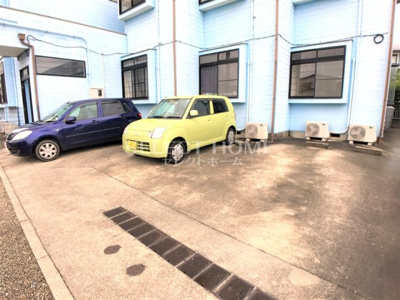 【駐車場】 | エクセレンス石神 | 車をお持ちの方に嬉しい駐車場付きの物件です