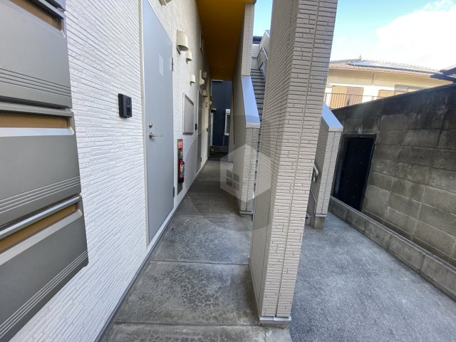 東大阪市金岡４丁目のアパートのロビー