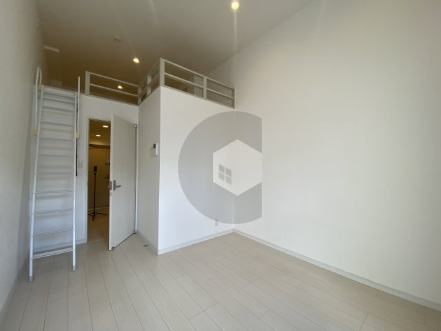 東大阪市金岡４丁目のアパートの居間・リビング