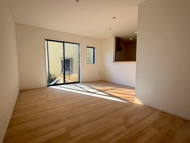 川口市八幡木第５　新築一戸建て　1号棟の居間・リビング|使いやすいリビングです