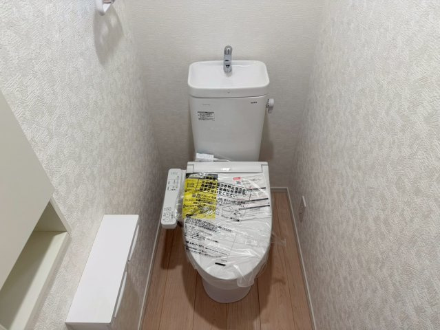 川口市八幡木第５　新築一戸建て　1号棟のトイレ|ゆったりとした空間のトイレです