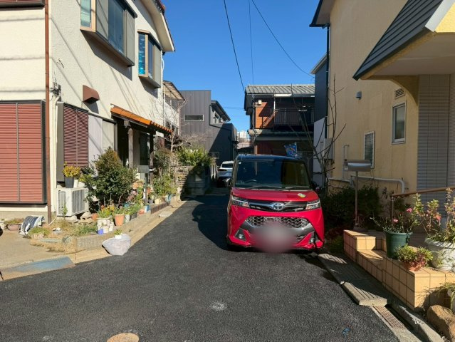 川口市八幡木第５　新築一戸建て　1号棟の前面道路含む現地写真|前面道路含む現地写真です