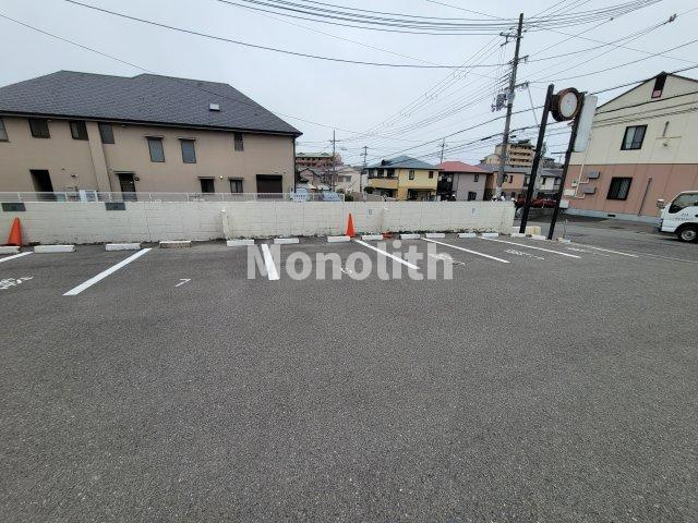 和泉市唐国町１丁目の賃貸マンションの駐車場