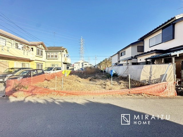 【前面道路含む現地写真】 | 贅沢な暮らしにぴったり設備が魅力♪家事導線の良い水回りで毎日綺麗家事もラクラク♪早朝、夜間問わず現地見学＆周辺環境ご案内致します♪
