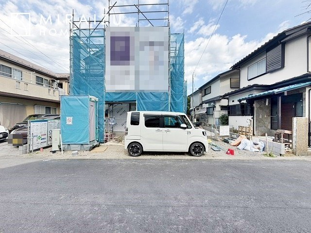 【外観】 | 青く澄み渡った綺麗な空と、陽の光をたっぷりと受ける、そんな新築住宅で新生活をスタートしてみませんか？見学・ご相談等、ミライズホーム(株)までお気軽にご連絡下さい♪

