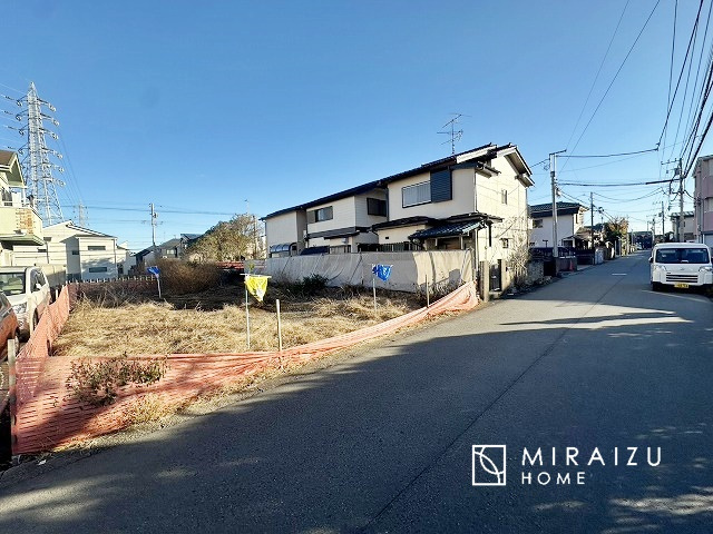 【前面道路含む現地写真】 | 贅沢な暮らしにぴったり設備が魅力♪家事導線の良い水回りで毎日綺麗家事もラクラク♪早朝、夜間問わず現地見学＆周辺環境ご案内致します♪
