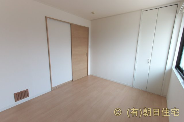 メゾン堀向の洋室