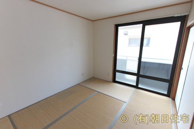 メゾン堀向の和室