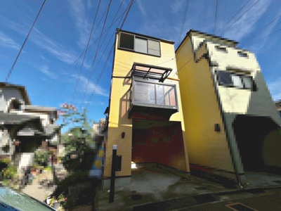 【外観】 | 北野田　中古戸建 | トイレ内に窓があるので、換気しやすく匂いもこもりませんね！