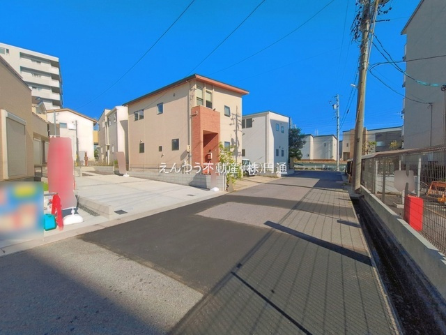 ハートフルタウン旭前町2期の前面道路含む現地写真