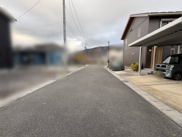 中古戸建　岐阜市御望2丁目　平成30年築の前面道路含む現地写真