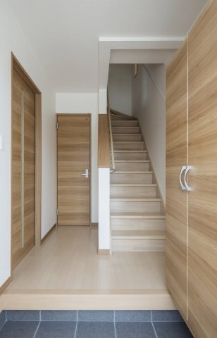 （仮称）知多市平野KODATEXⅤの玄関|写真はイメージです
色仕様は現状優先となります。