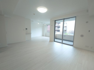 【居間・リビング】 | フォレストレイクひばりが丘N棟 | LDK（約24.0帖）