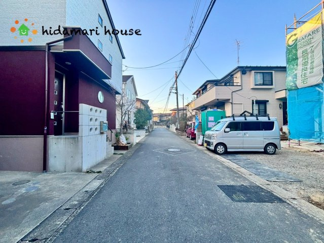 西区プラザ5期　新築戸建　グラファーレ01の前面道路含む現地写真