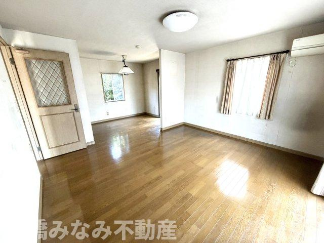 【中古】前橋市下大島町　２LDKの居間・リビング|おしゃれな居間です