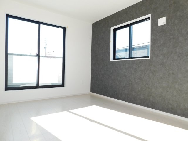 名古屋市中川区打中２丁目の新築一戸建の洋室|◇洋室◇　　南面を含む２面採光で明るい洋室６．３帖　収納完備！　バルコニー付き♪