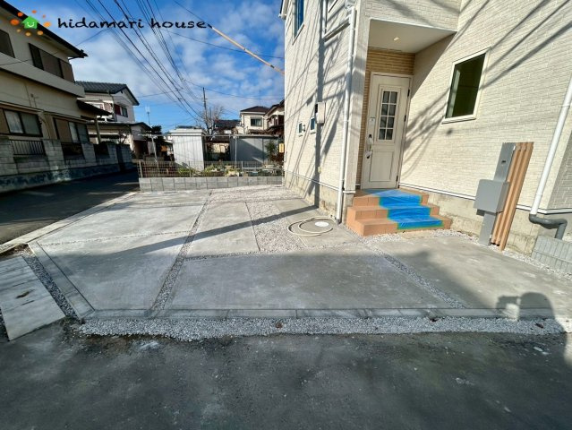 上尾市壱丁目東2期　新築戸建　グラファーレ01の駐車場