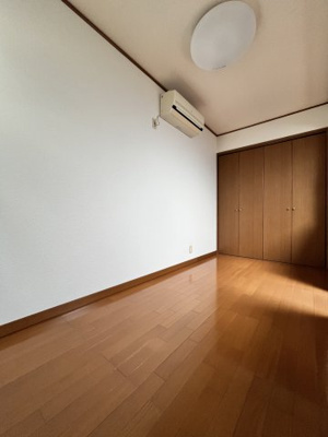 【内装】 | ラビアンローズ