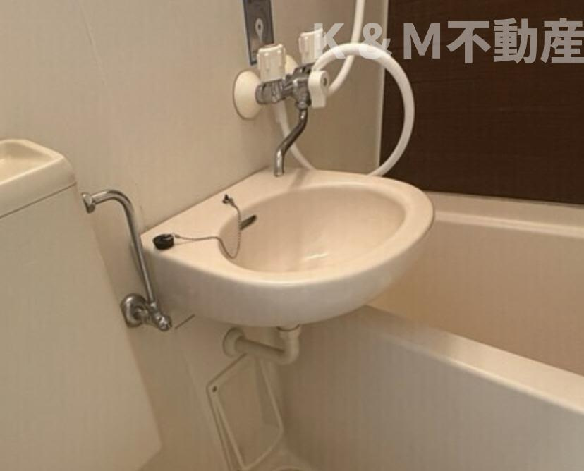 クレセントコート柏 Aの洗面所|脱衣スペースもあります